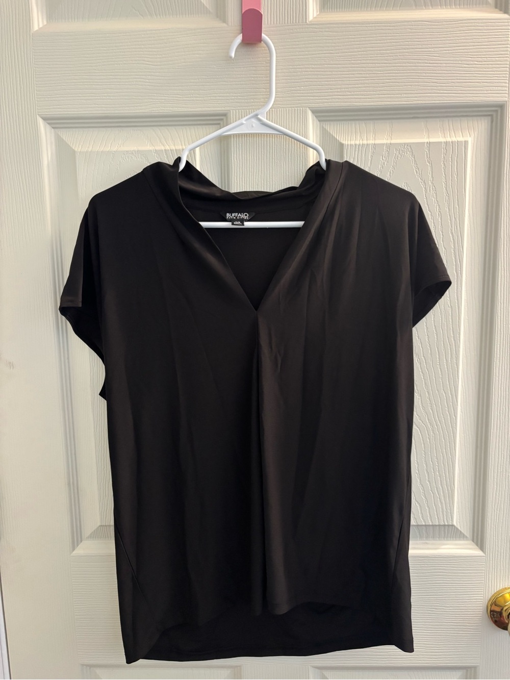 Buffalo David Bitton Black V-Neck Cap Sleeve Top
